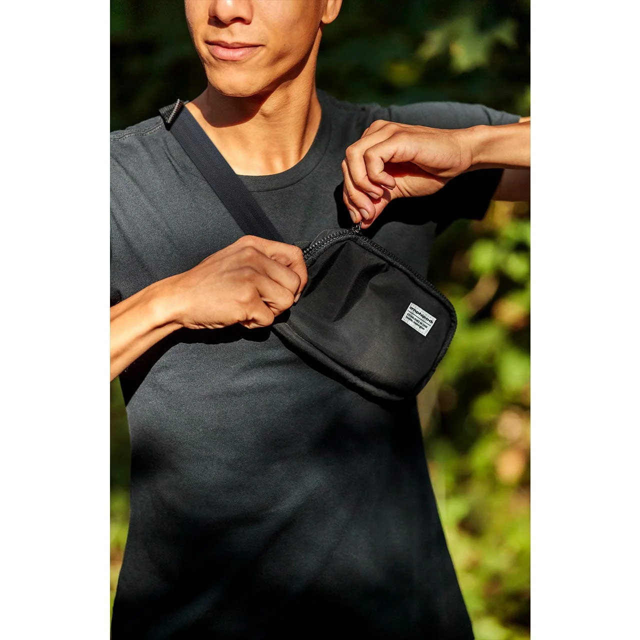Amphipod R3 Express Convertible Pack - Image 4