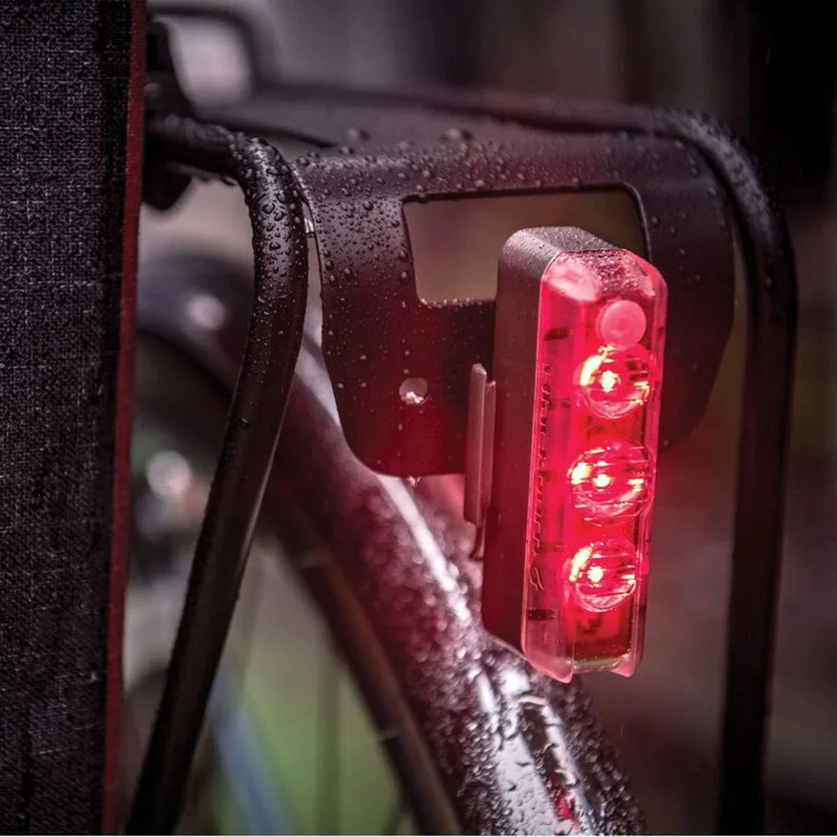 Blackburn Dayblazer 120 Rear Cycling Light - Image 4