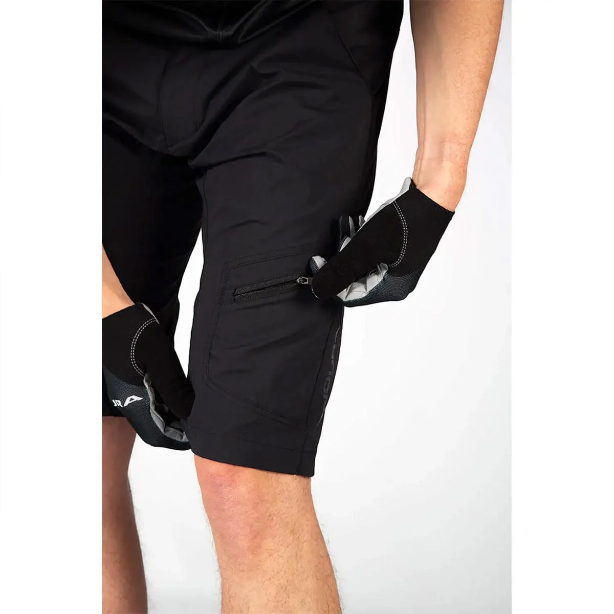 Endura Men's Hummvee Lite Short with Liner - Image 3