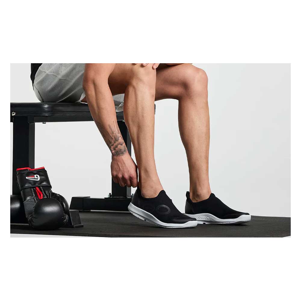 OOFOS Men's OOmg Sport Low Shoe - Image 6
